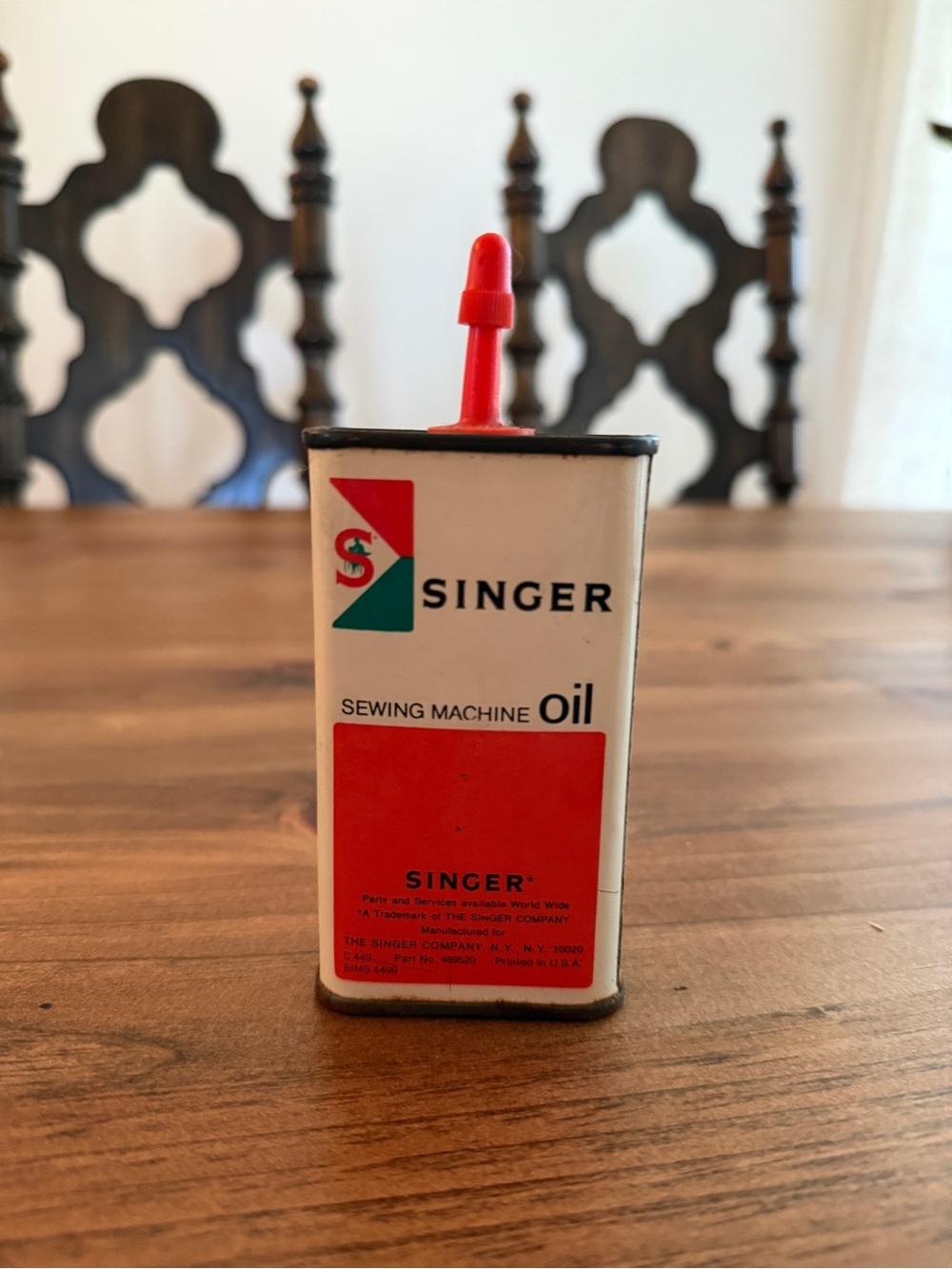 Singer Sewing Machine Oil - White and Red Tin vintage